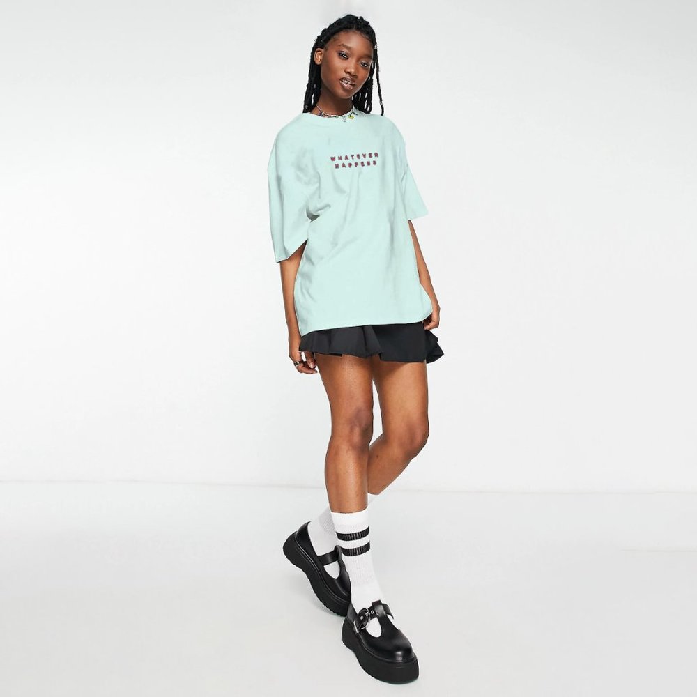 Premium brand new Women's Oversized Tshirt - Picture 3 of 3